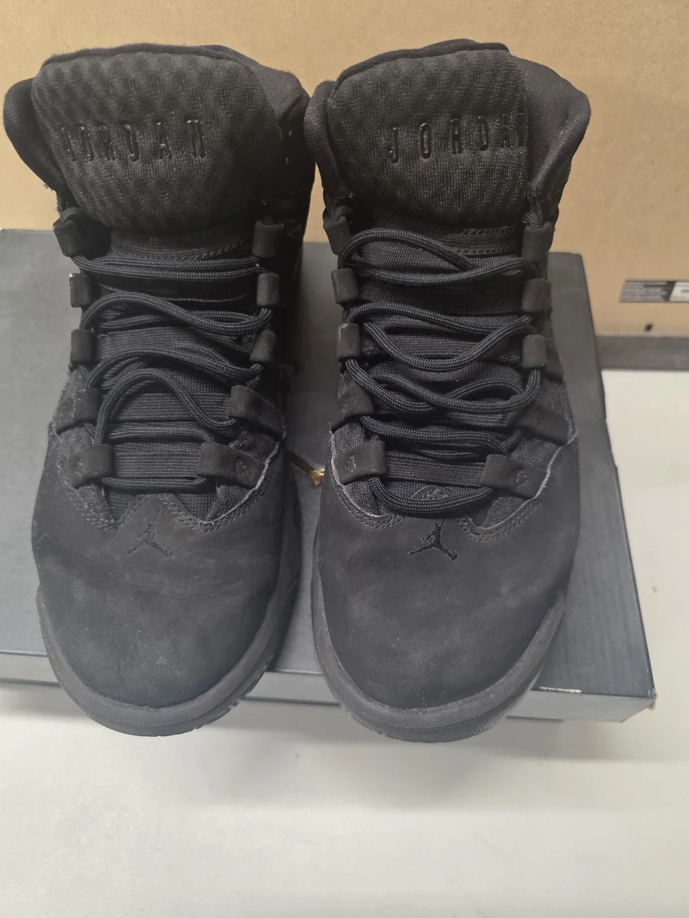 Jordan Max Aura in Black/Black - style AQ9084-001 -  Men's Size 8